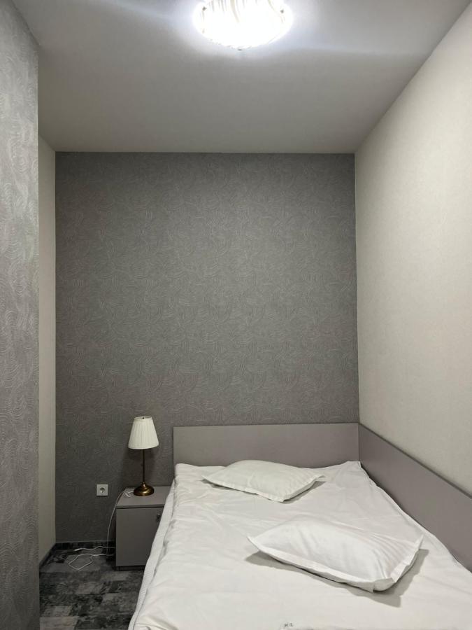 Albert Hotel 플로이에슈티 외부 사진